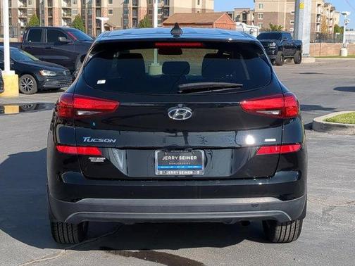 2021 Hyundai TUCSON SE
