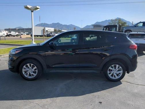 2021 Hyundai TUCSON SE