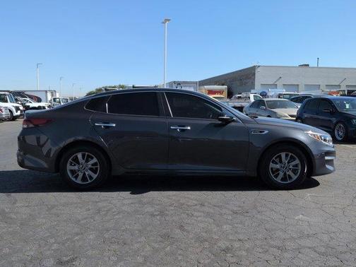 2017 Kia Optima LX Turbo