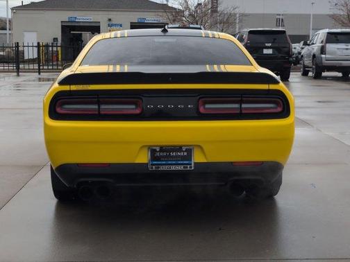 2018 Dodge Challenger 392 Hemi Scat Pack Shaker