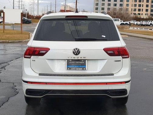 2022 Volkswagen Tiguan 2.0T SE R-Line Black