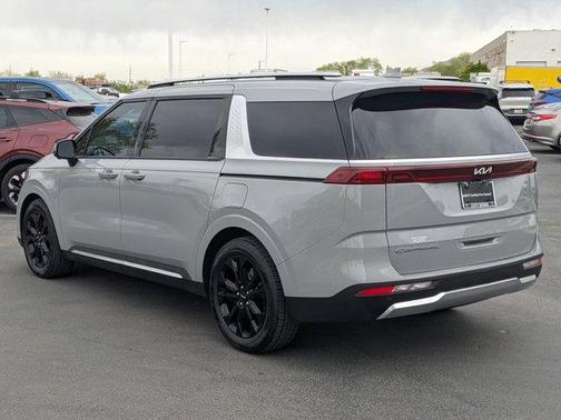 2022 Kia Carnival SX