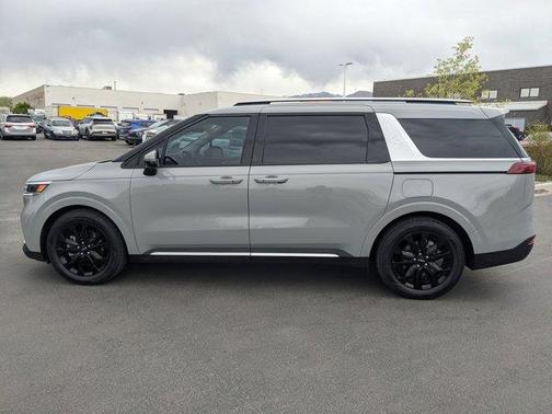 2022 Kia Carnival SX
