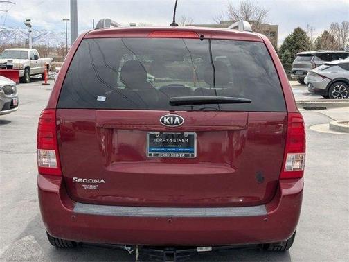 2011 Kia Sedona LX
