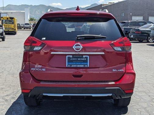 2017 Nissan Rogue SL