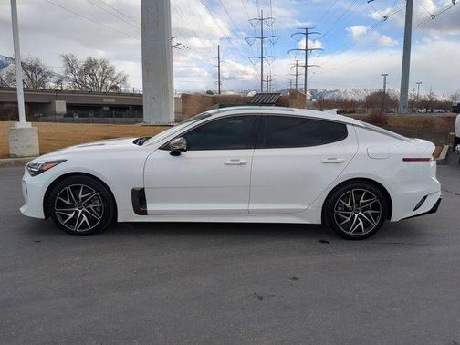 2022 Kia Stinger GT-Line