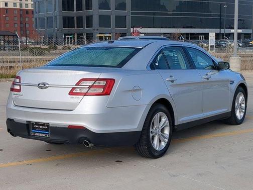 2015 Ford Taurus SE
