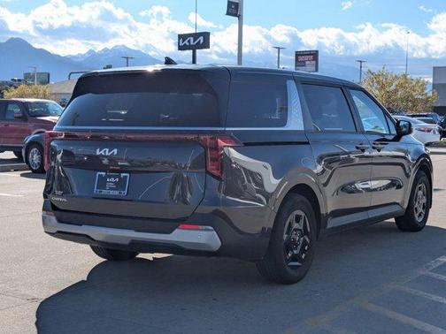 2025 Kia Carnival LX