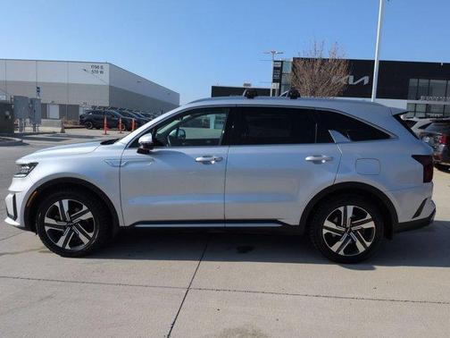 2022 Kia Sorento Plug-In Hybrid SX