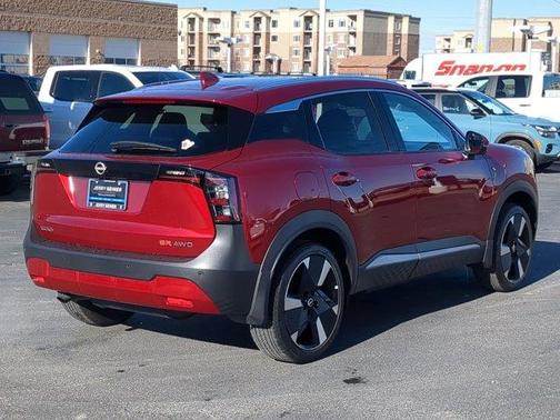 2025 Nissan Kicks SR