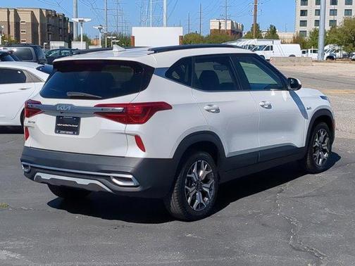2022 Kia Seltos EX