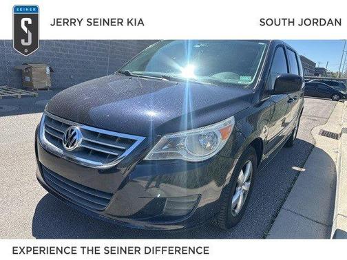2011 Volkswagen Routan SE