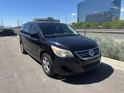 2011 Volkswagen Routan SE