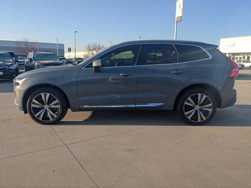 2022 Volvo XC60 Recharge Plug-In Hybrid T8 Inscription Extended Range