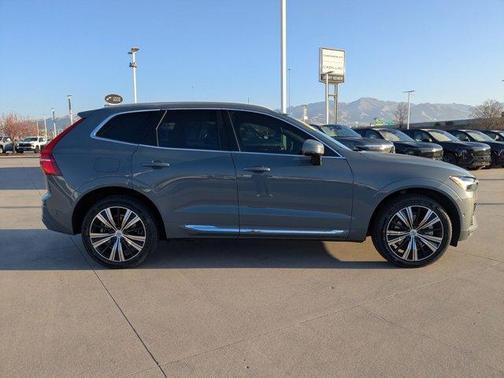 2022 Volvo XC60 Recharge Plug-In Hybrid T8 Inscription Extended Range