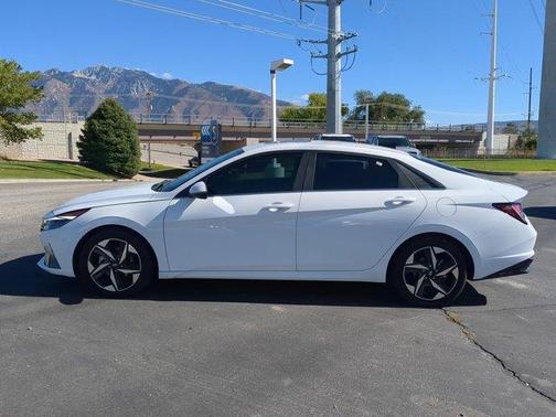 2022 Hyundai ELANTRA HEV Limited