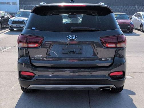 2019 Kia Sorento EX V6