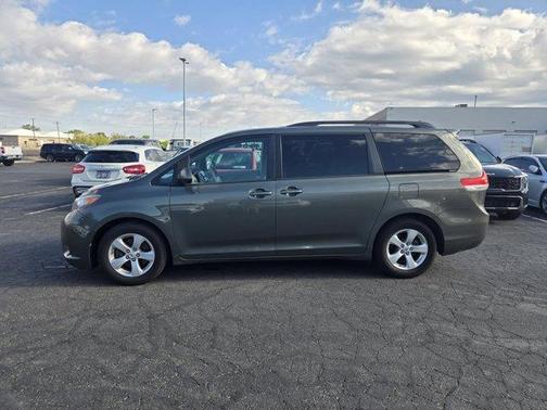 2012 Toyota Sienna LE