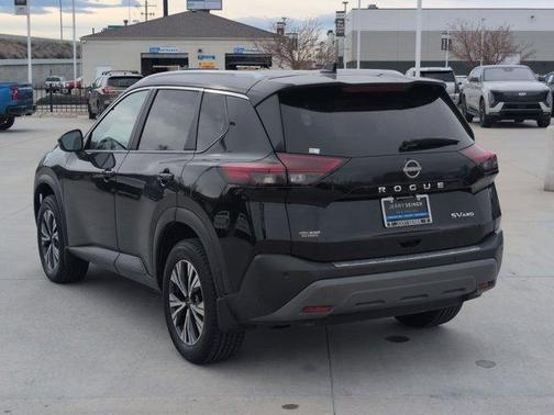 2022 Nissan Rogue SV