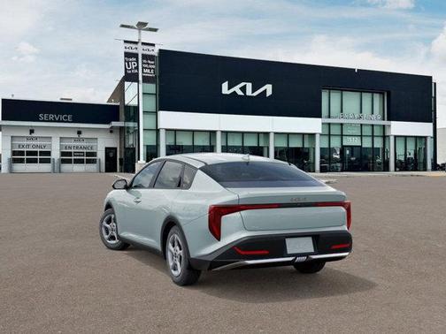 2025 Kia K4 LXS
