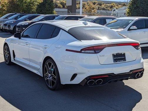 2022 Kia Stinger GT1