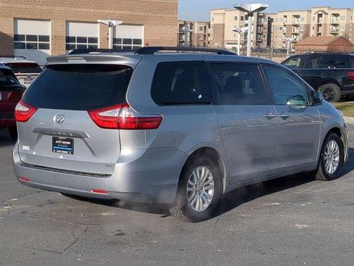 2016 Toyota Sienna XLE