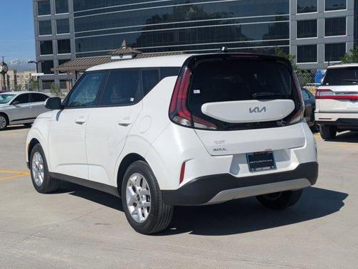2024 Kia Soul LX