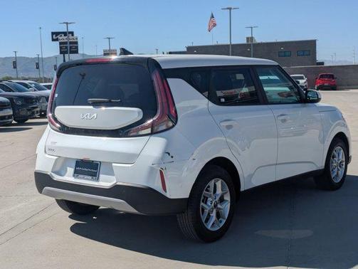 2024 Kia Soul LX