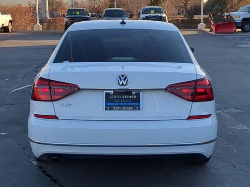 2017 Volkswagen Passat 1.8T SE