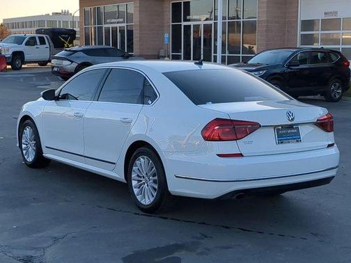 2017 Volkswagen Passat 1.8T SE