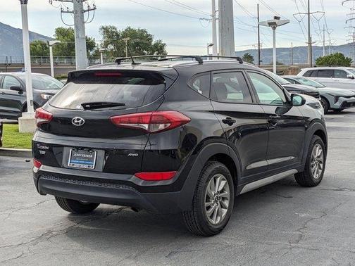 2017 Hyundai TUCSON SE