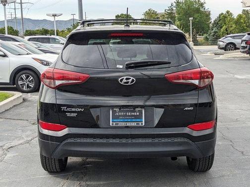 2017 Hyundai TUCSON SE