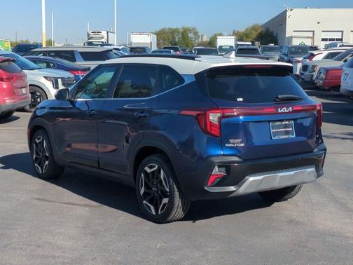Dark Ocean Blue/White Roof 2024 Kia Seltos SX