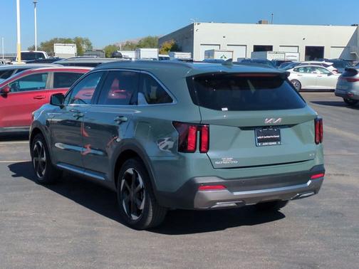 Cityscape Green 2025 Kia Sorento Hybrid EX