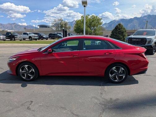2022 Hyundai ELANTRA SEL