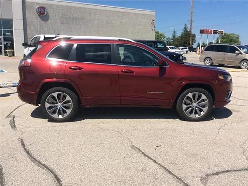 2019 Jeep Cherokee Overland