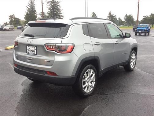 2023 Jeep Compass Latitude Lux