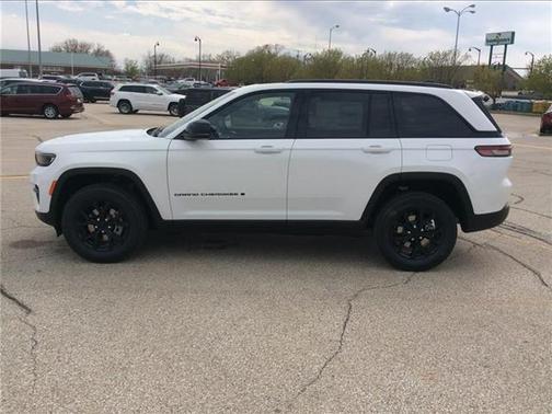 2025 Jeep Grand Cherokee Laredo