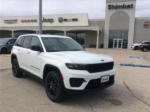 2025 Jeep Grand Cherokee Laredo