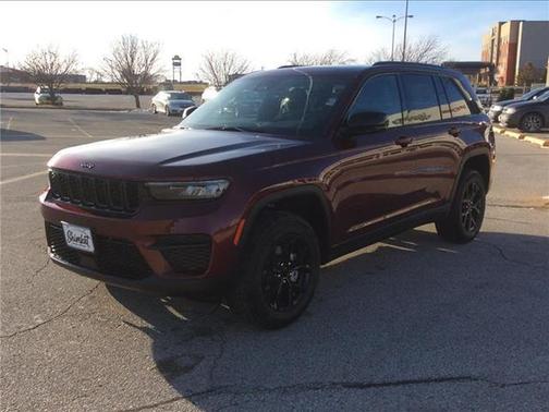 2025 Jeep Grand Cherokee Laredo