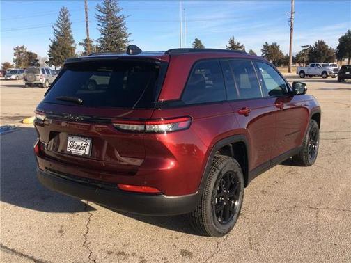 2025 Jeep Grand Cherokee Laredo