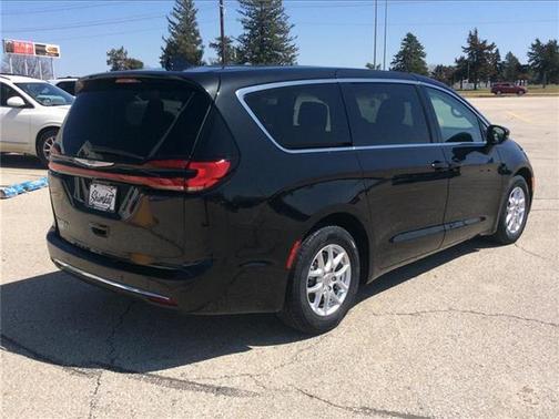 2023 Chrysler Pacifica Touring-L