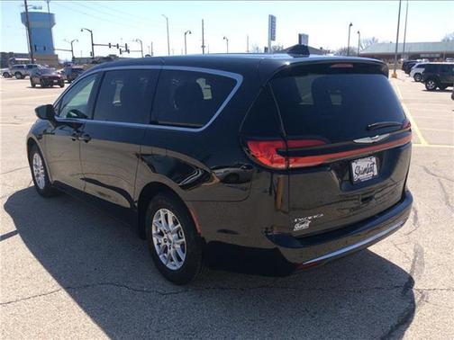 2023 Chrysler Pacifica Touring-L