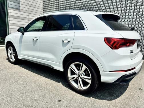 2024 Audi Q3 Premium 45 TFSI S line quattro Tiptronic