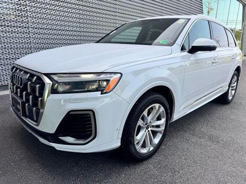 2025 Audi Q7 Premium 45 TFSI quattro Tiptronic