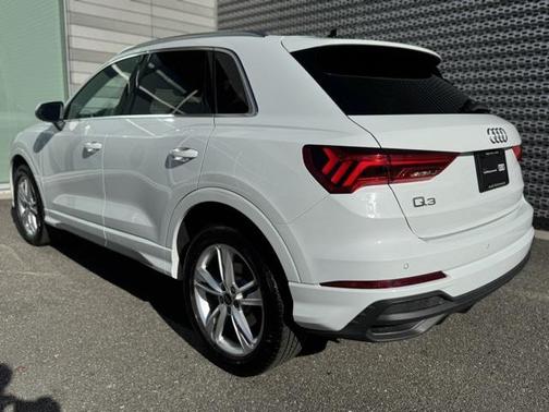 2024 Audi Q3 Premium 45 TFSI S line quattro Tiptronic