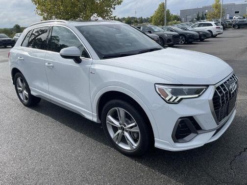 2024 Audi Q3 Premium 45 TFSI S line quattro Tiptronic