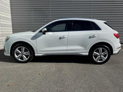 2024 Audi Q3 Premium 45 TFSI S line quattro Tiptronic
