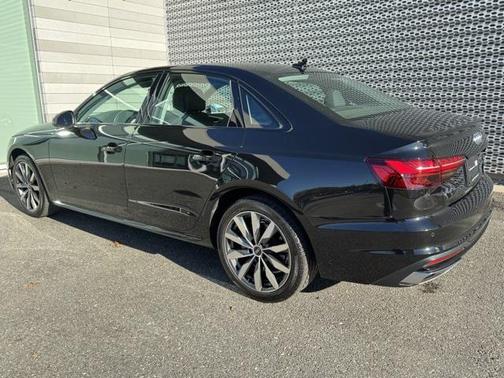 2023 Audi A4 Premium Plus 40 TFSI quattro S tronic