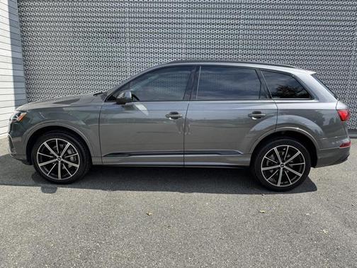2022 Audi Q7 Premium Plus 55 TFSI quattro Tiptronic
